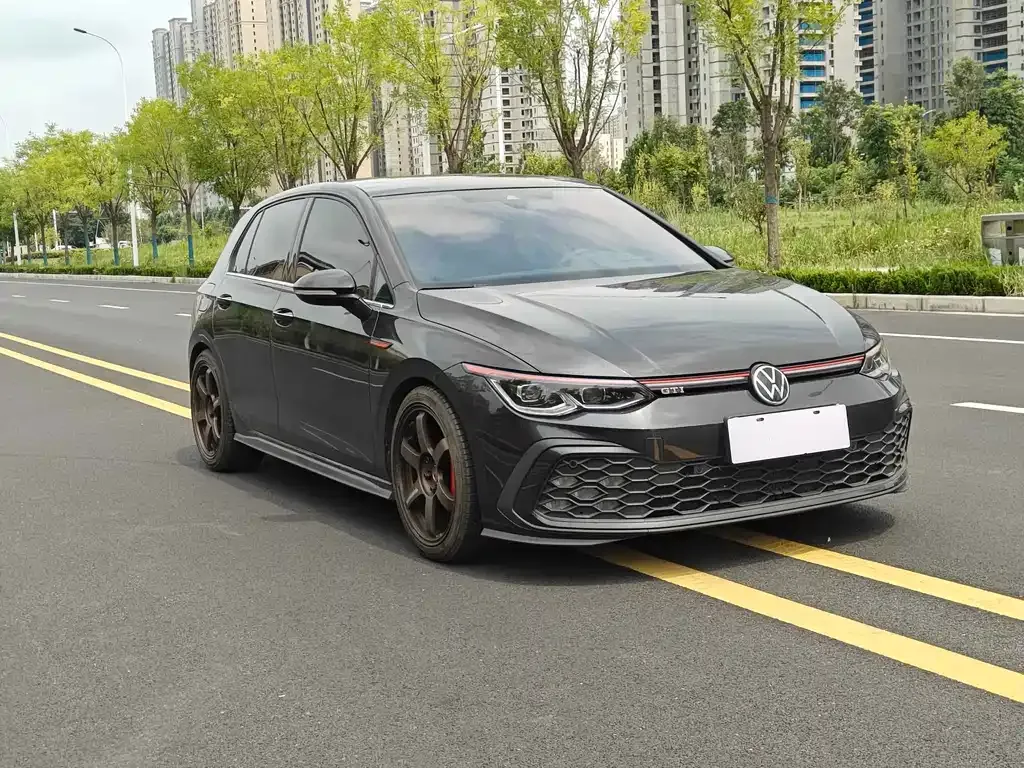 Volkswagen Golf GTI — фото 8