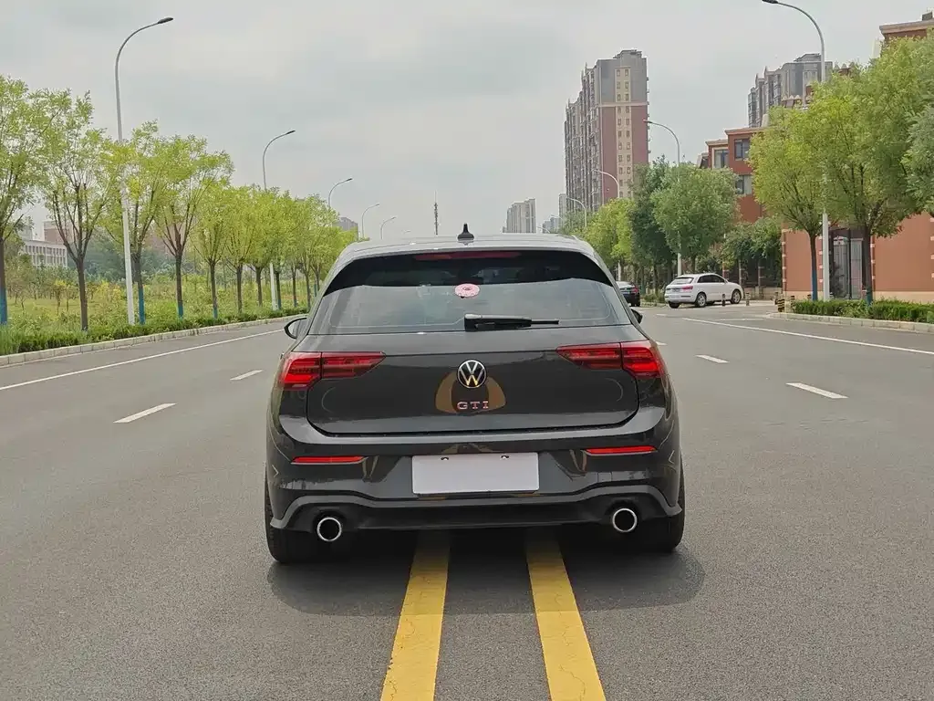 Volkswagen Golf GTI — фото 6