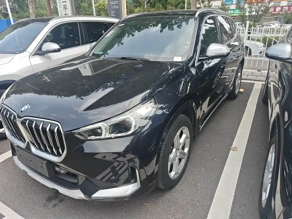 BMW X1 — фото 1