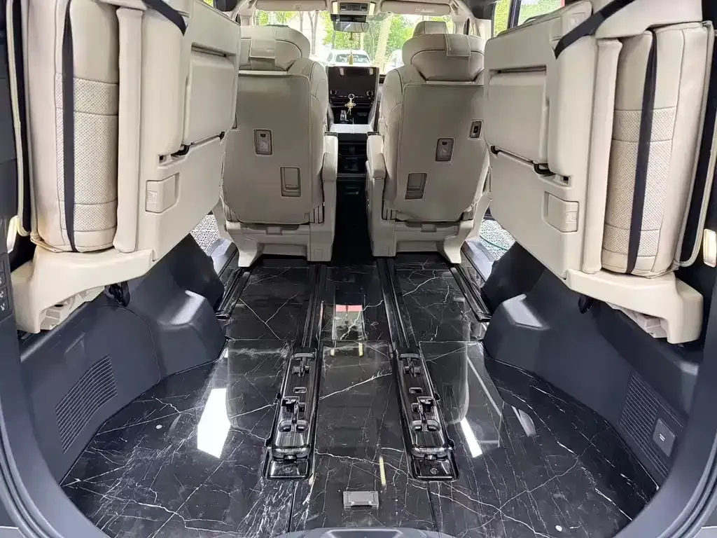 Toyota Vellfire — фото 3