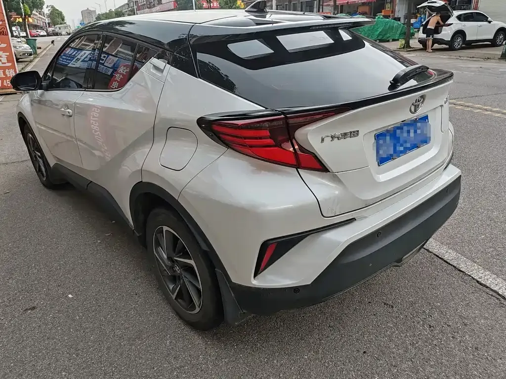 Toyota C-HR — фото 7