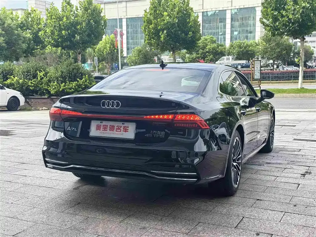 Audi A7L — фото 8