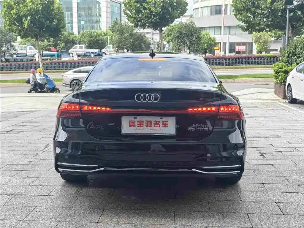Audi A7L — фото 5