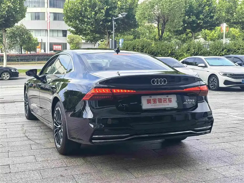 Audi A7L — фото 6