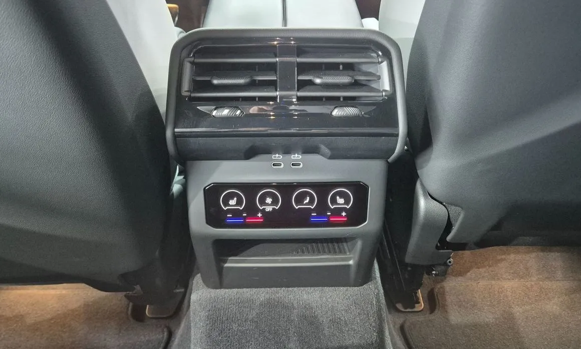 BMW M5 2025 из KR, фото 5