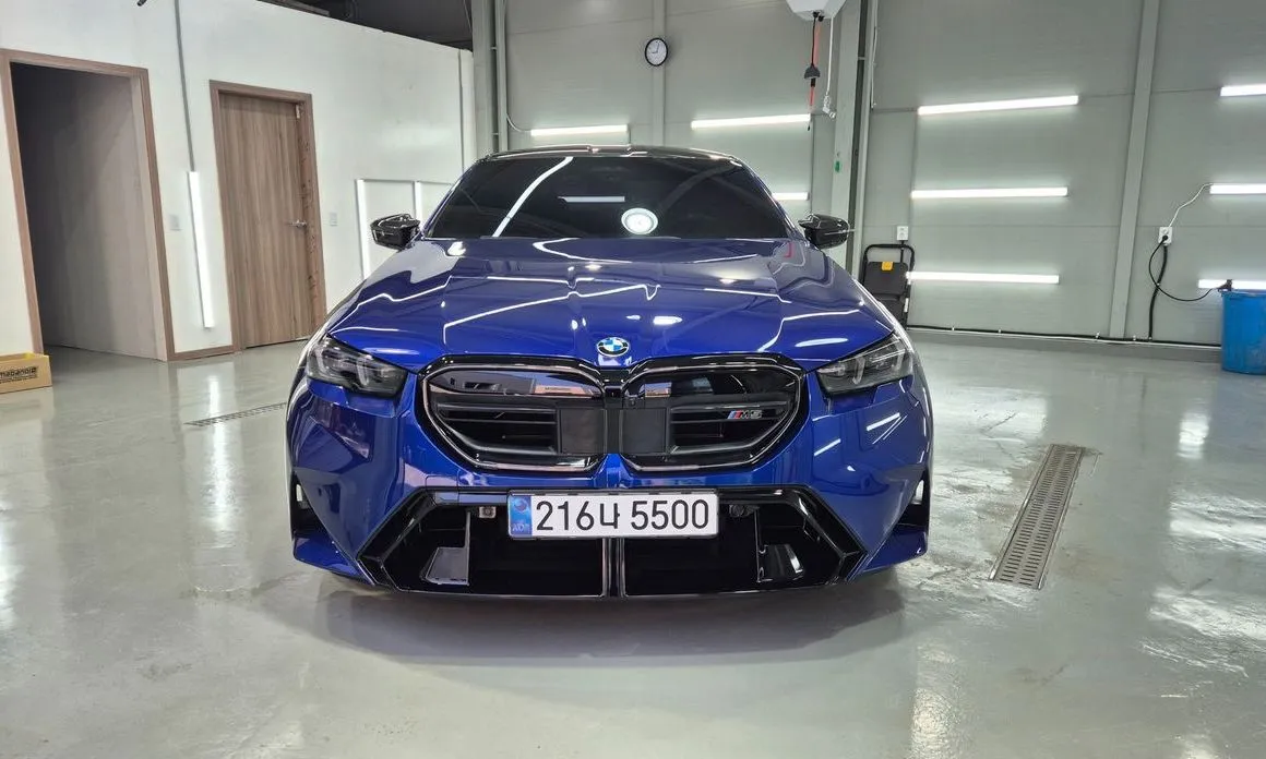 BMW M5 2025 из KR, фото 3