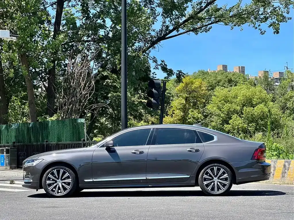 Volvo S90 — фото 10