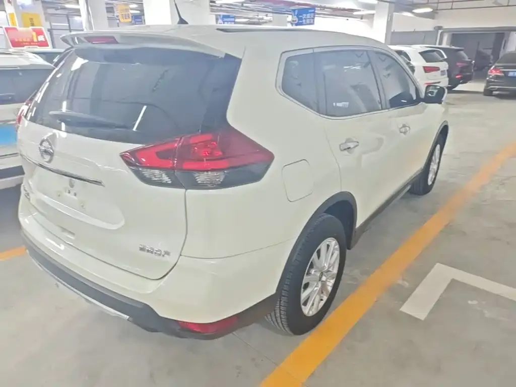 Nissan X-Trail — фото 10