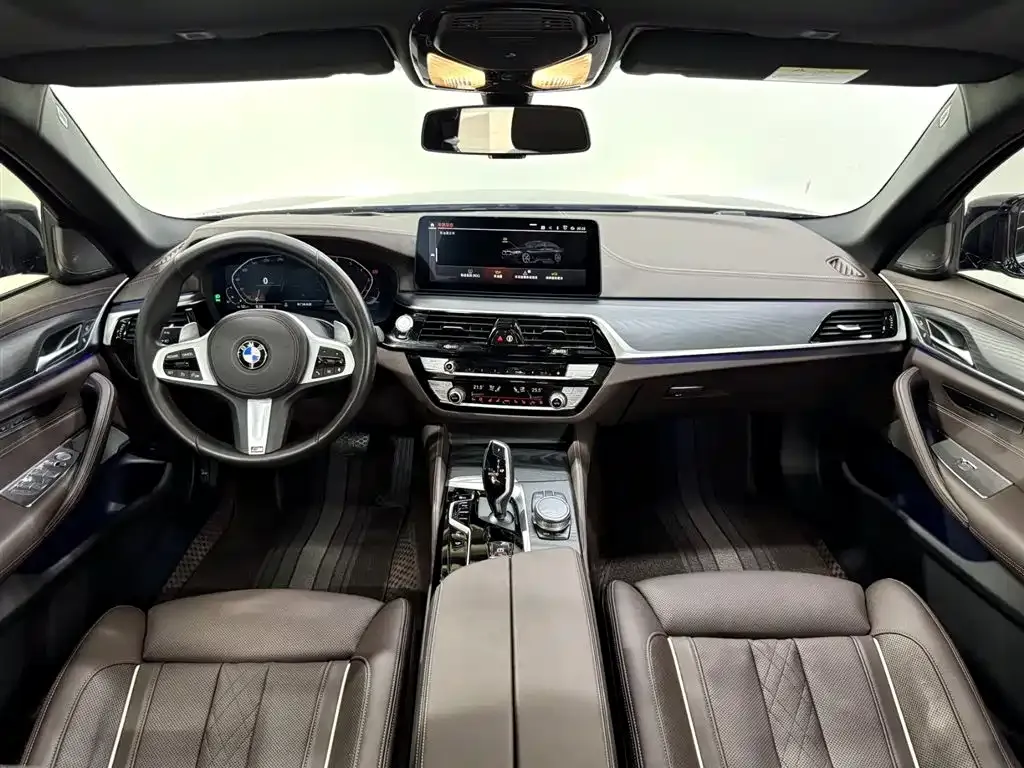 BMW 5 Series — фото 10
