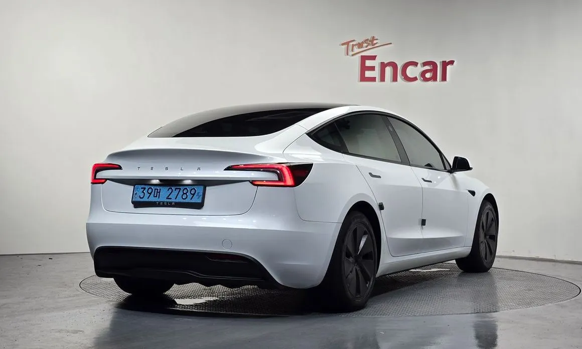 Tesla Model 3 — фото 6
