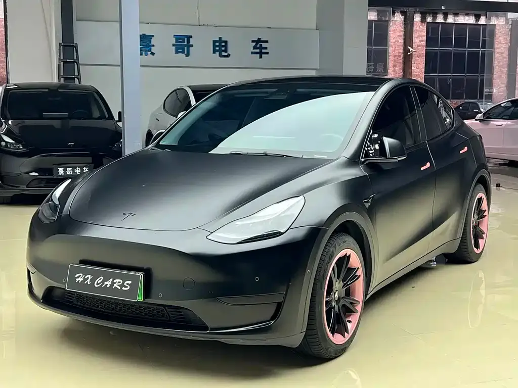 Tesla Model Y — фото 1