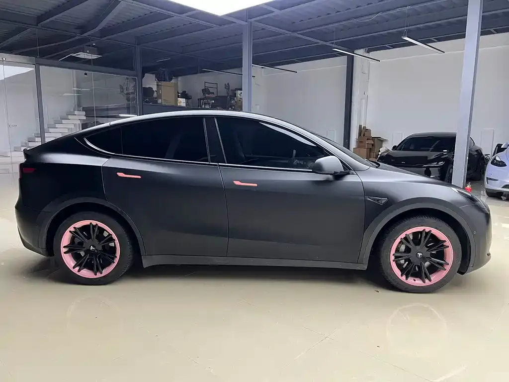 Tesla Model Y — фото 9