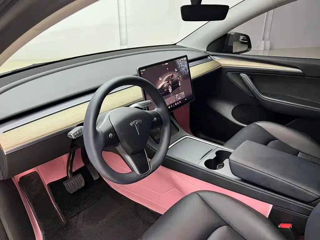 Tesla Model Y — фото 5