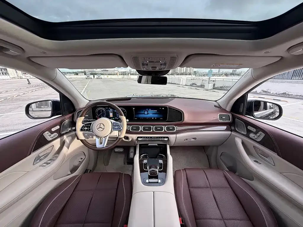 Mercedes-Benz GLS — фото 10
