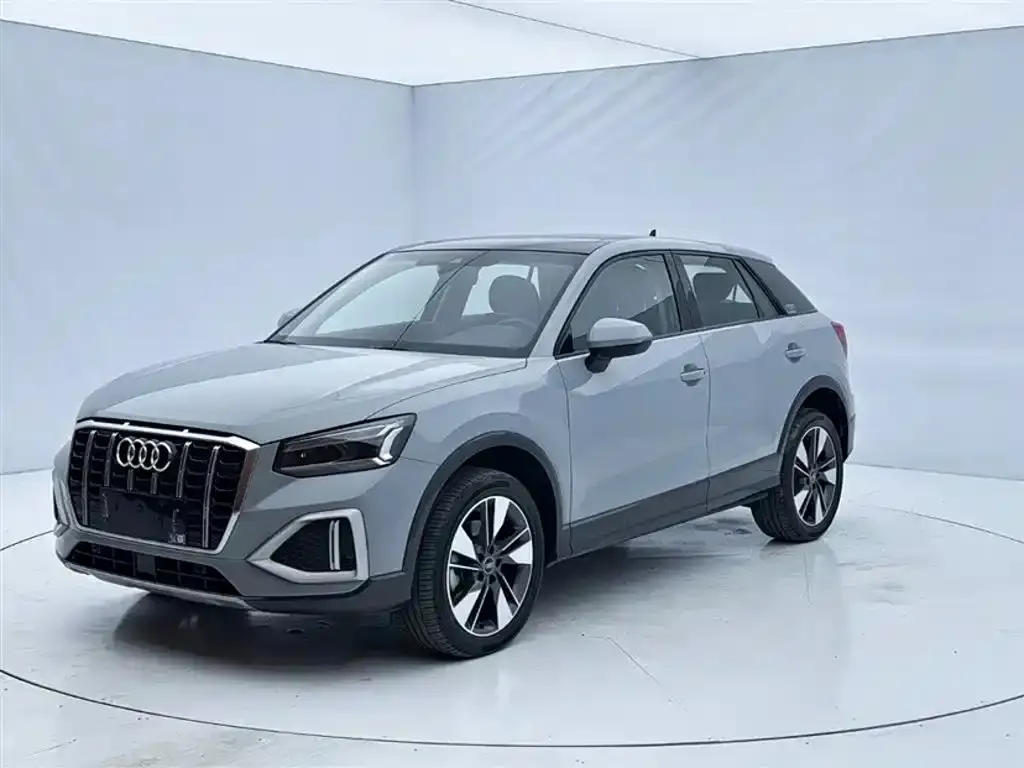 Audi Q2L — фото 10