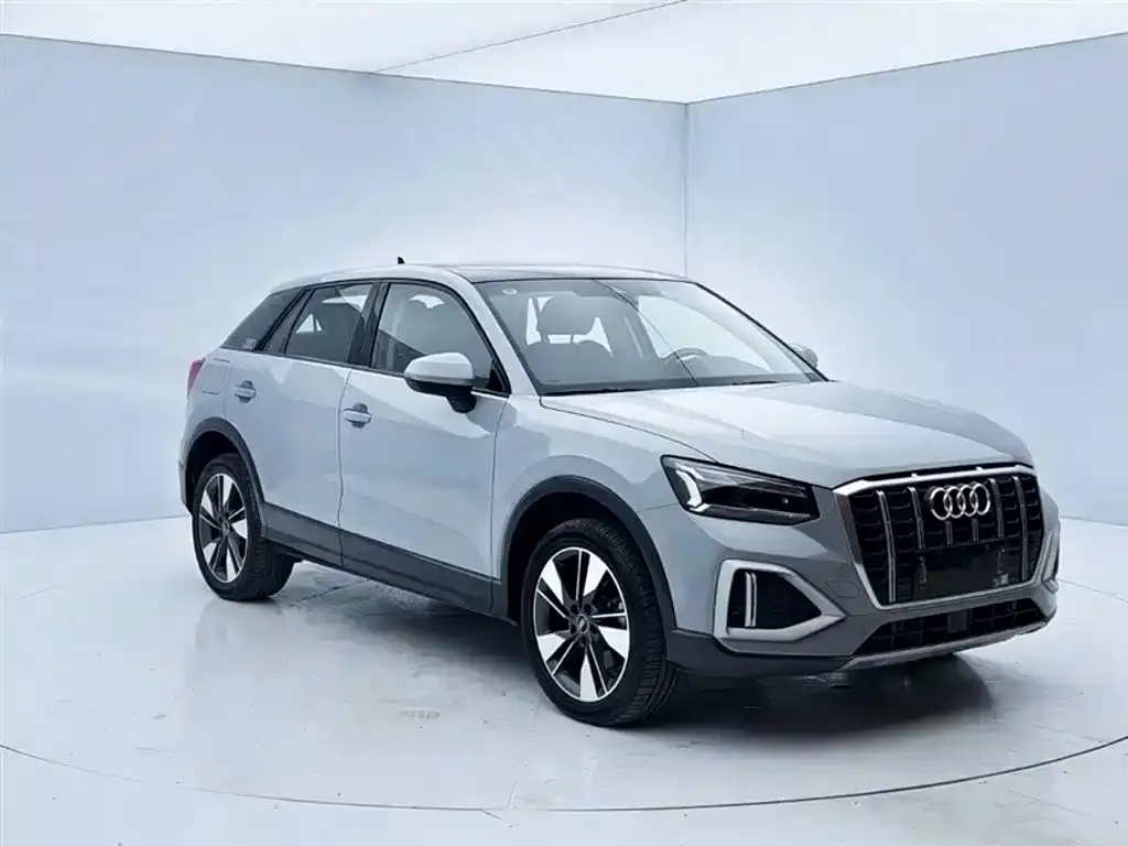 Audi Q2L — фото 9