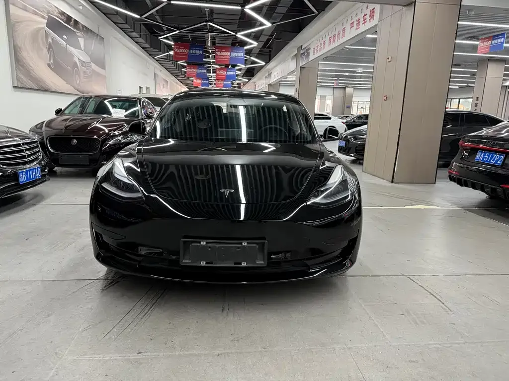 Tesla Model 3 — фото 5