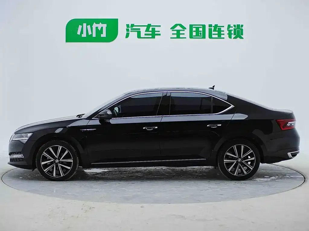 Skoda Superb — фото 9