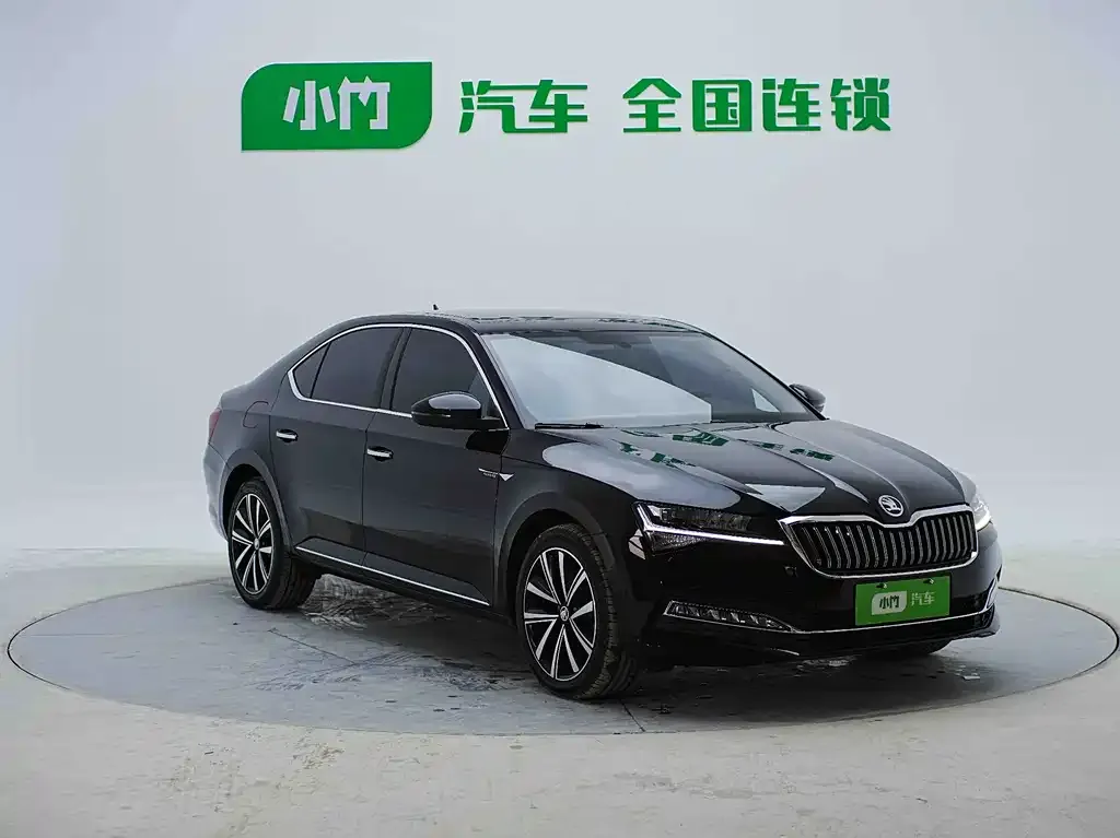 Skoda Superb — фото 8