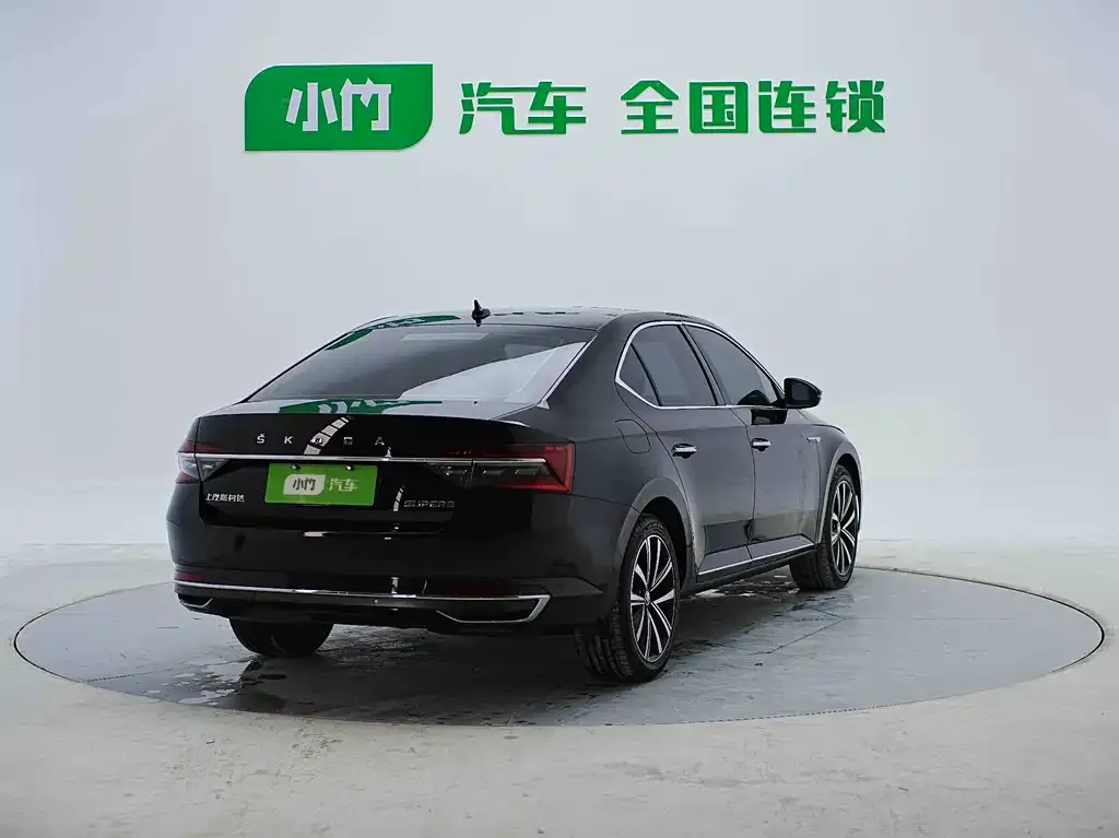 Skoda Superb — фото 5