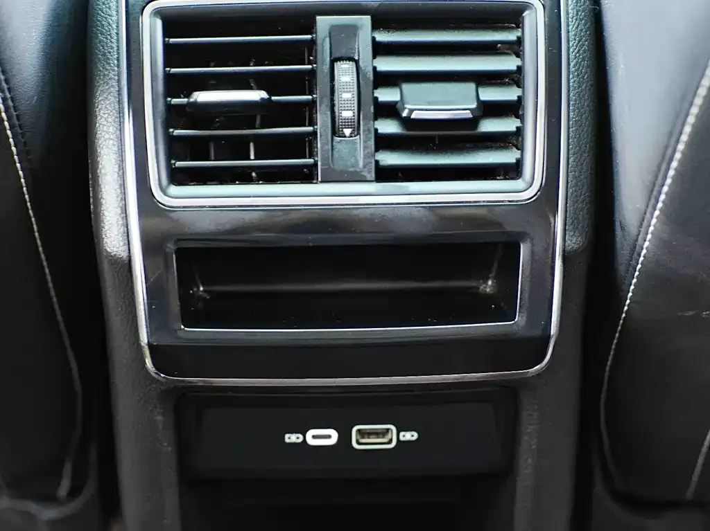 Skoda Superb — фото 10