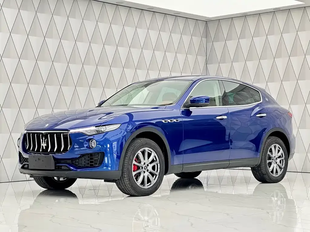 Maserati Levante — фото 1