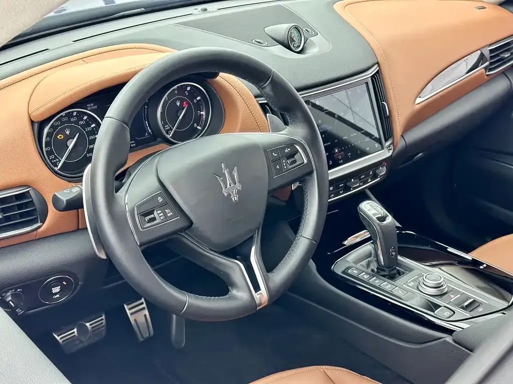 Maserati Levante — фото 2