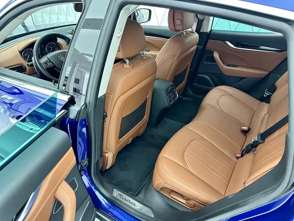 Maserati Levante — фото 4