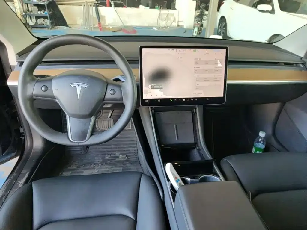 Tesla Model 3 — фото 2
