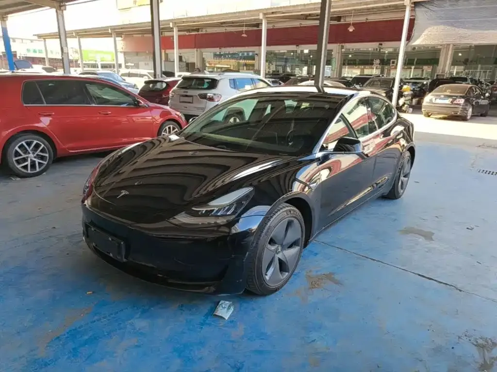 Tesla Model 3 — фото 5