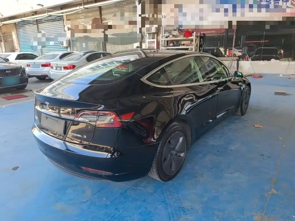 Tesla Model 3 — фото 6
