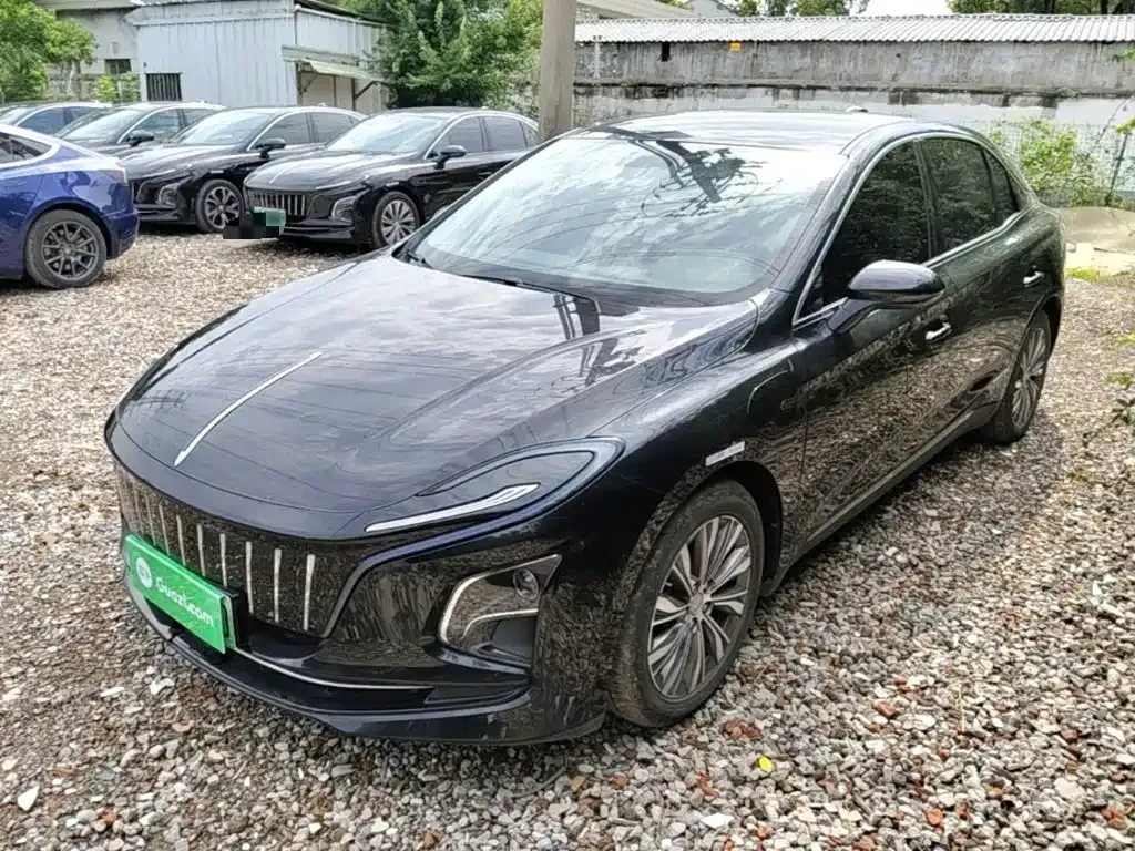 Hongqi E-QM5 — фото 1