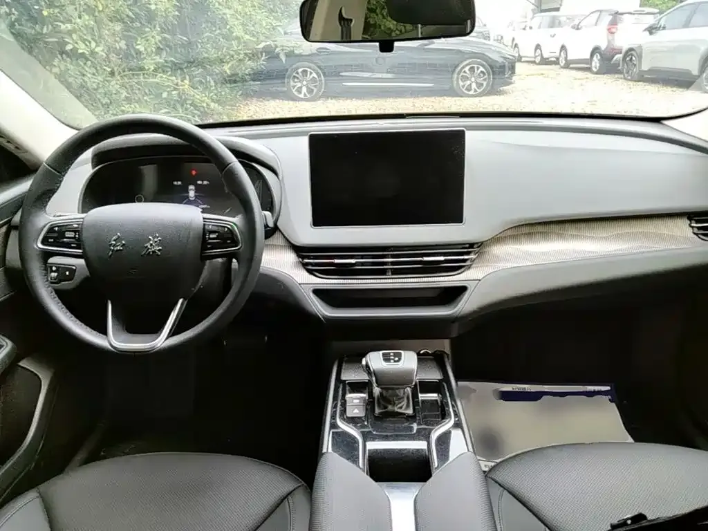 Hongqi E-QM5 — фото 2