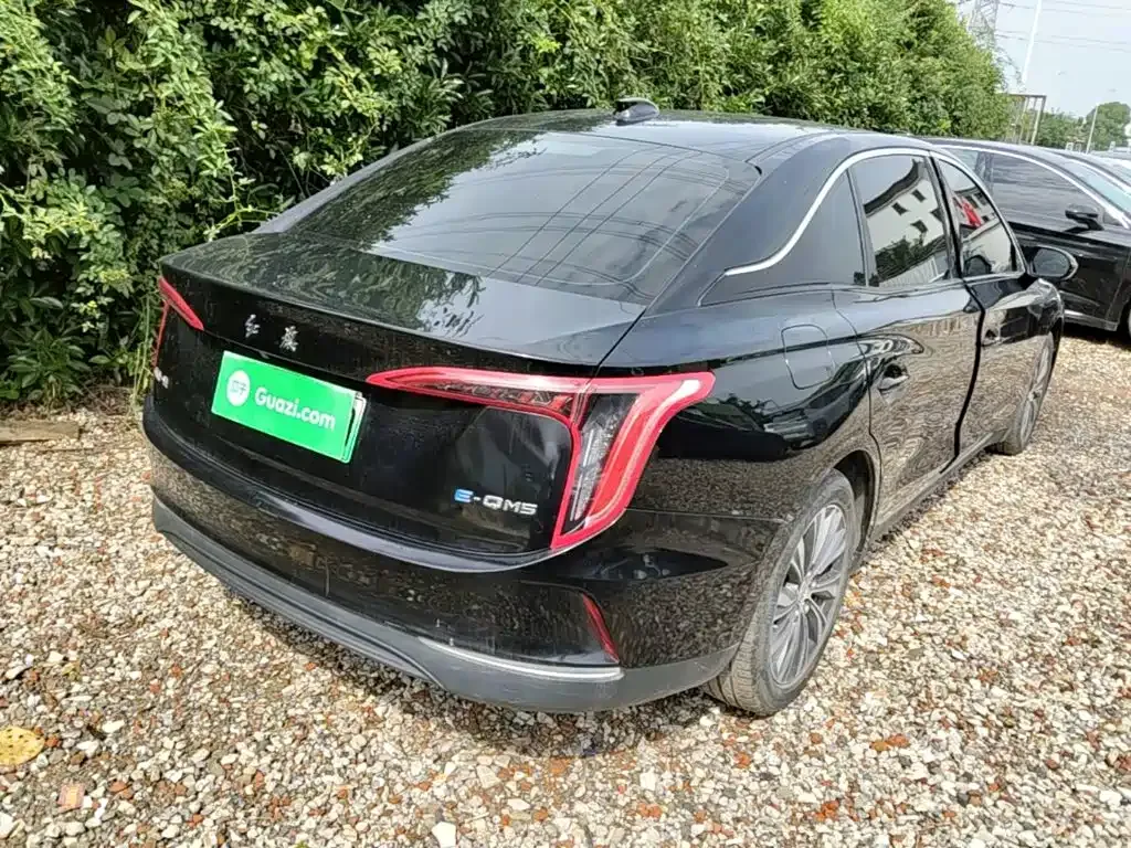 Hongqi E-QM5 — фото 10