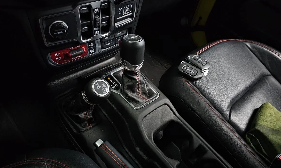 Jeep Gladiator 2023 из KR, фото 7