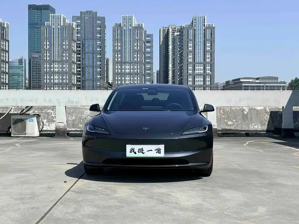 Tesla Model 3 — фото 9