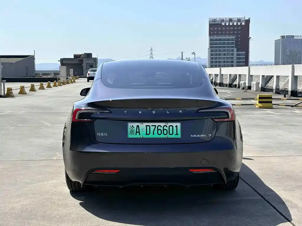 Tesla Model 3 — фото 3