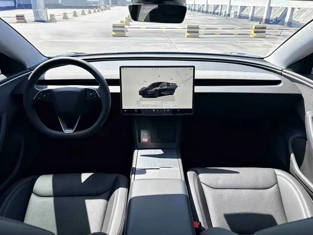 Tesla Model 3 — фото 7