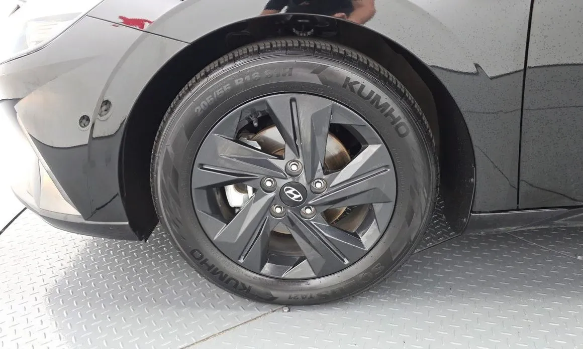 Hyundai AVANTE — фото 2