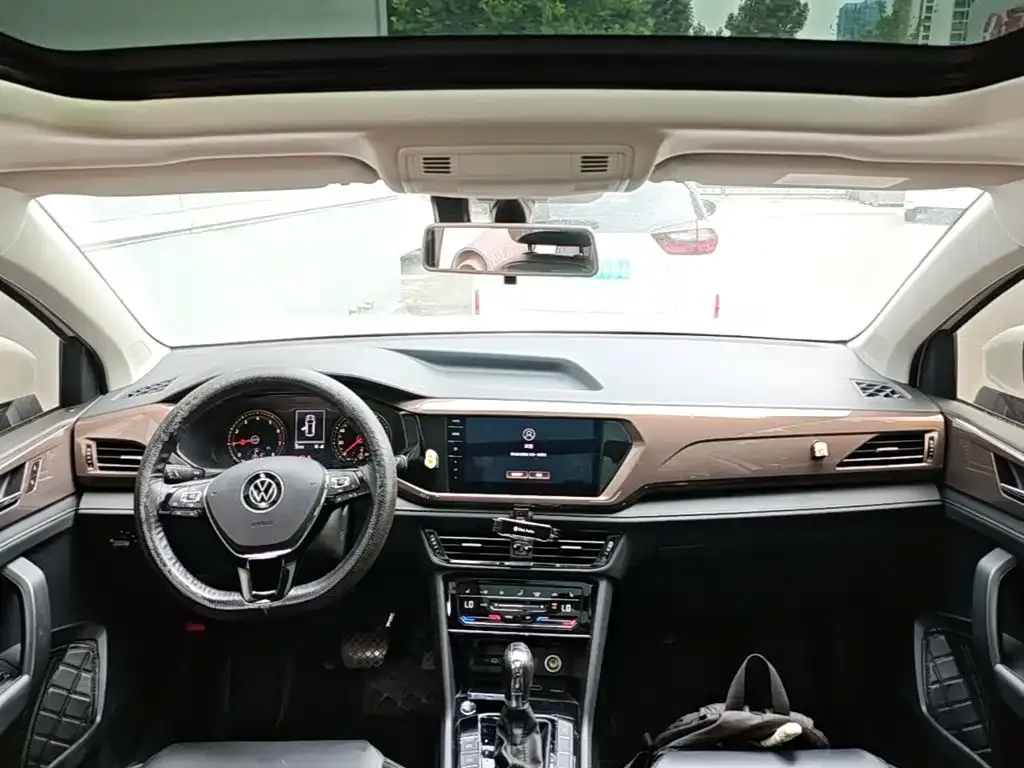 Volkswagen Tharu — фото 2