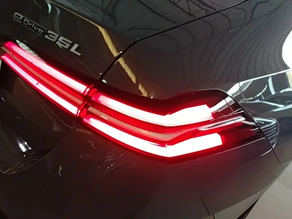 BMW i5 2024 из CN, фото 9
