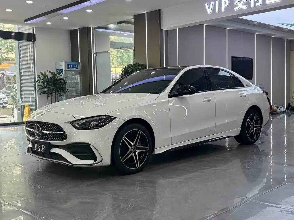 Mercedes-Benz C-Class — фото 1