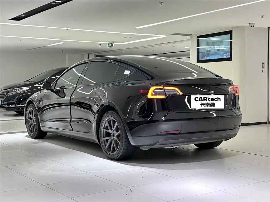 Tesla Model 3 — фото 6