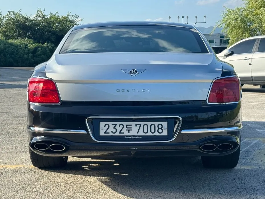 Bentley Flying Spur — фото 6
