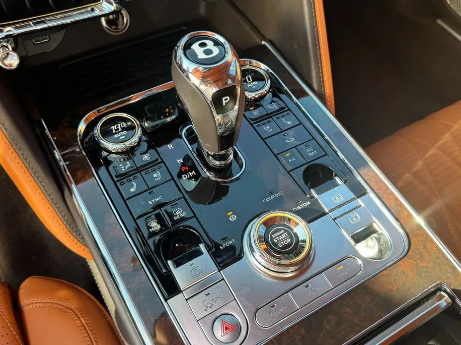 Bentley Flying Spur — фото 7