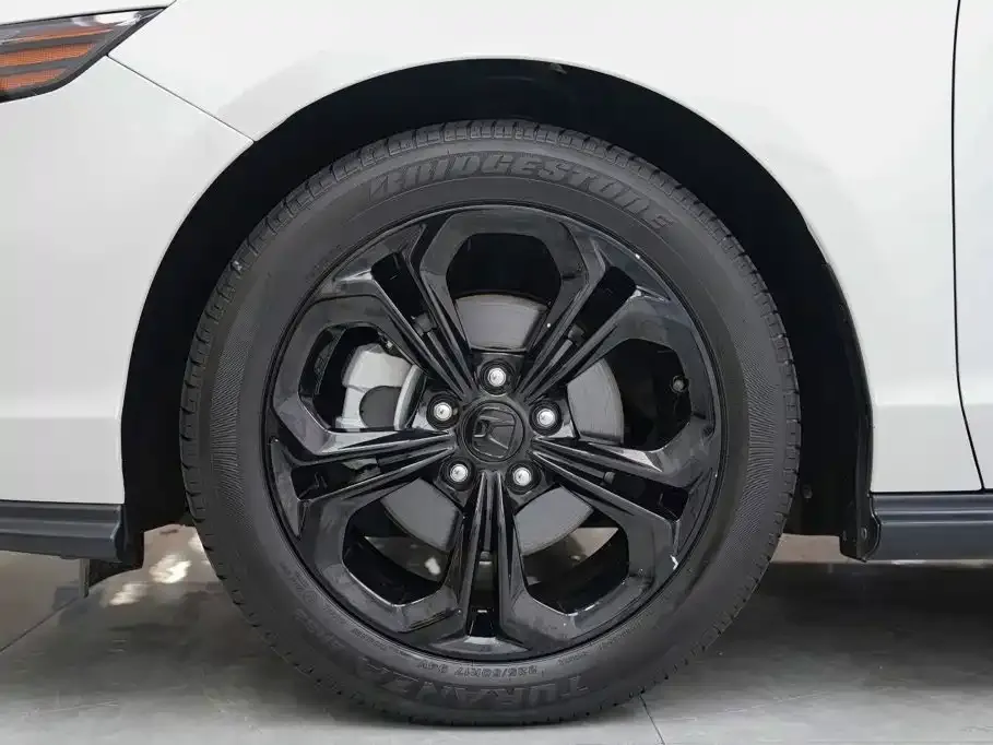 Honda Accord — фото 6