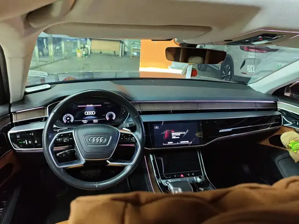 Audi A8 — фото 4