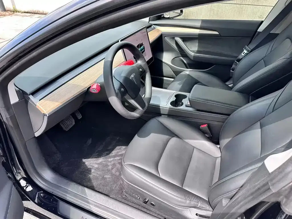 Tesla Model 3 — фото 4