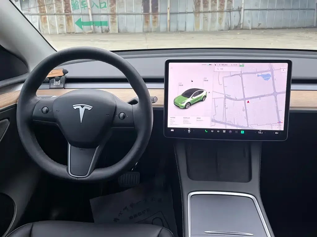 Tesla Model Y — фото 2