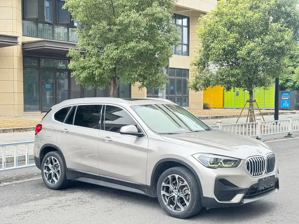BMW X1 — фото 7